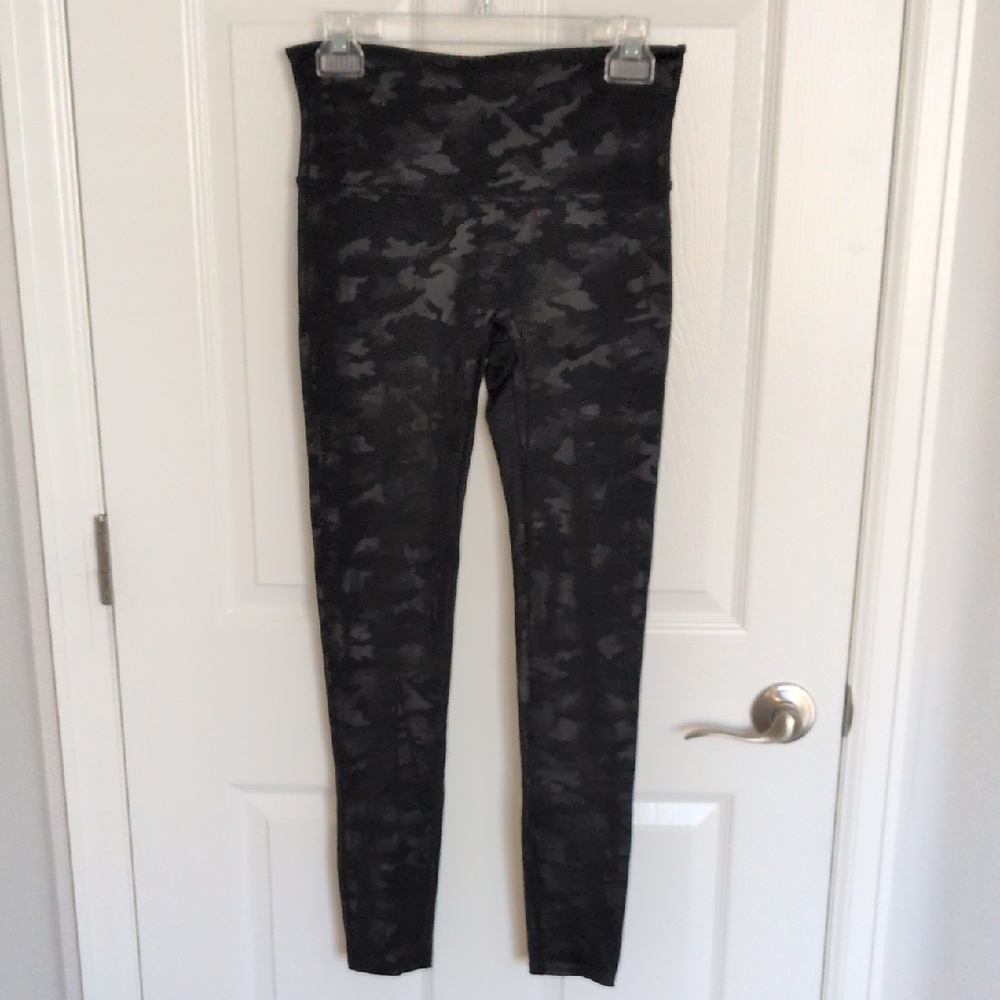 Spanx Black Camo Leggings - L